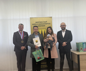 Aktuality / Najmilšia tradícia Furče: Slávnostné uvítanie detí do života - foto
