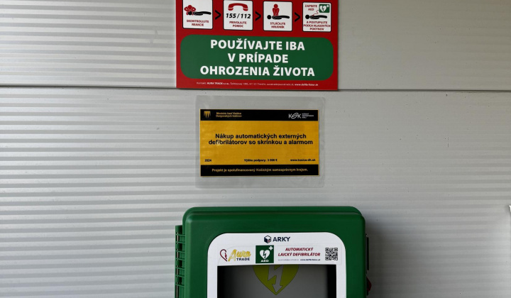 5. fotografia fotogalérie Projekty MČ z externých zdrojov / Nákup automatických externých defibrilátorov so skrinkou a alarmom. Výzva: DS/2024 – Sociálne veci a zdravotníctvo (DS/283/2024) - foto