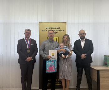 Aktuality / Najmilšia tradícia Furče: Slávnostné uvítanie detí do života - foto
