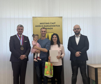 Aktuality / Najmilšia tradícia Furče: Slávnostné uvítanie detí do života - foto