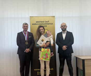 Aktuality / Najmilšia tradícia Furče: Slávnostné uvítanie detí do života - foto