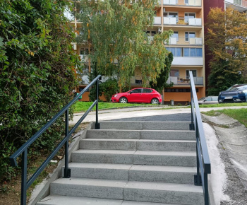 Aktuality / Opravy schodísk na Furči: čo sa tento rok podarilo - foto