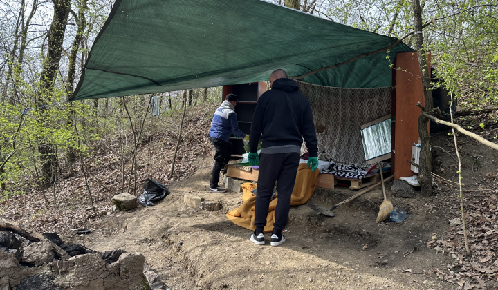 10. fotografia fotogalérie Aktuality / Jarné upratovanie na Furči. Spoločne sme vyzbierali desiatky vriec odpadu - foto