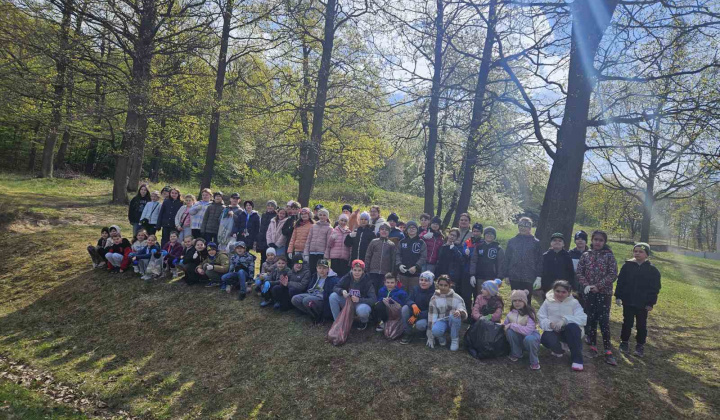 18. fotografia fotogalérie Aktuality / Do jarného upratovania sa zapojili furčianske škôlky, školy aj stredné školy - foto