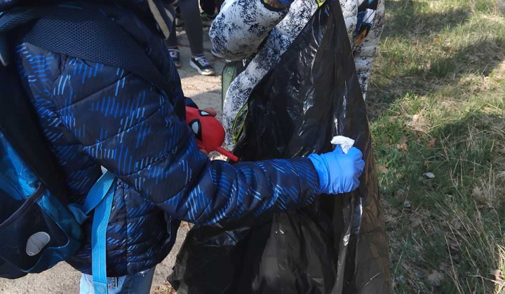 19. fotografia fotogalérie Aktuality / Do jarného upratovania sa zapojili furčianske škôlky, školy aj stredné školy - foto