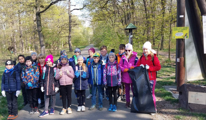 22. fotografia fotogalérie Aktuality / Do jarného upratovania sa zapojili furčianske škôlky, školy aj stredné školy - foto