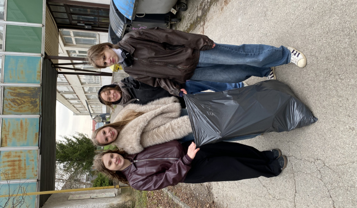 29. fotografia fotogalérie Aktuality / Do jarného upratovania sa zapojili furčianske škôlky, školy aj stredné školy - foto