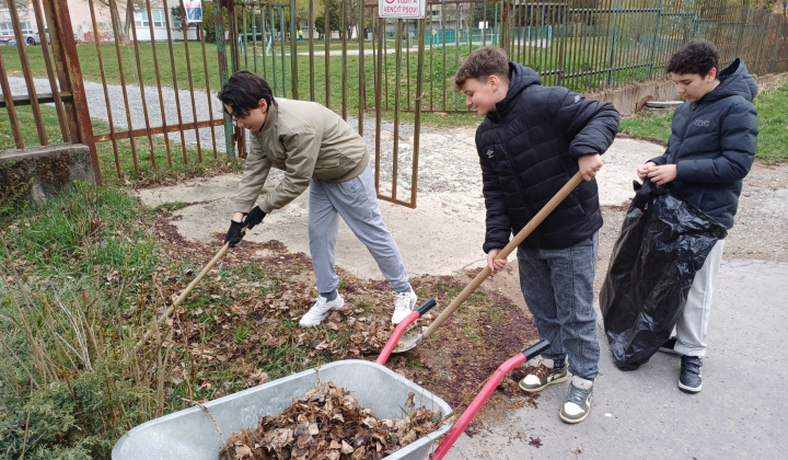 39. fotografia fotogalérie Aktuality / Do jarného upratovania sa zapojili furčianske škôlky, školy aj stredné školy - foto