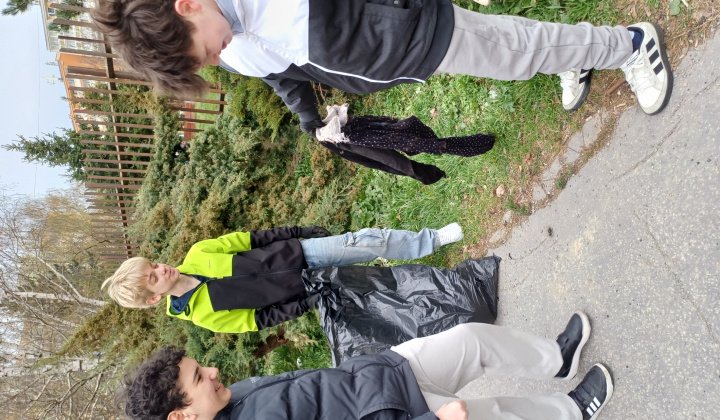 41. fotografia fotogalérie Aktuality / Do jarného upratovania sa zapojili furčianske škôlky, školy aj stredné školy - foto