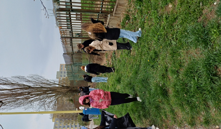 42. fotografia fotogalérie Aktuality / Do jarného upratovania sa zapojili furčianske škôlky, školy aj stredné školy - foto