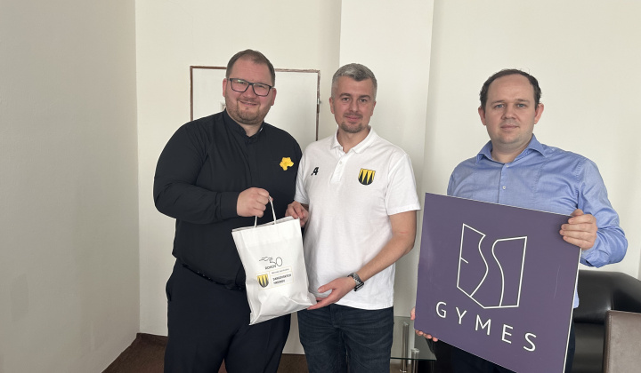 46. fotografia fotogalérie Aktuality / Do jarného upratovania sa zapojili furčianske škôlky, školy aj stredné školy - foto