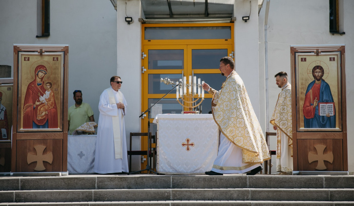 1. fotografia fotogalérie Aktuality / Fotoreport: svätá liturgia rímskokatolíckej a gréckokatolíckej cirkvi - foto
