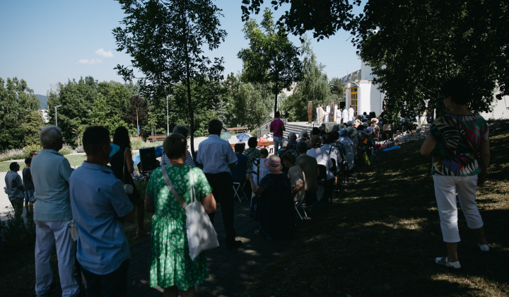 12. fotografia fotogalérie Aktuality / Fotoreport: svätá liturgia rímskokatolíckej a gréckokatolíckej cirkvi - foto