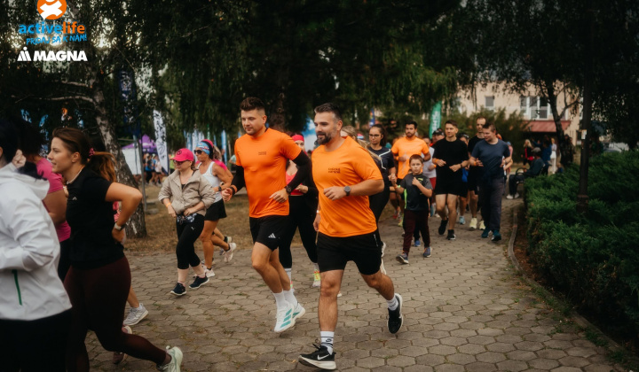7. fotografia fotogalérie Aktuality / Spoznaj behom Furču: 334 bežcov a skvelá atmosféra. Takto sa bežalo na našom sídlisku - foto