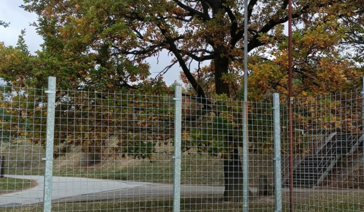 2. fotografia fotogalérie Aktuality / Multifunkčné ihrisko na Furči dostáva nové vybavenie - foto