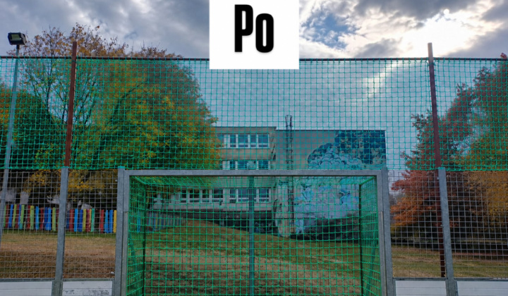 5. fotografia fotogalérie Aktuality / Multifunkčné ihrisko na Furči dostáva nové vybavenie - foto
