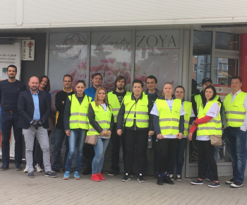Aktuality / Zamestnanci miestneho úradu a firmy Labaš upratovali na Furči - foto