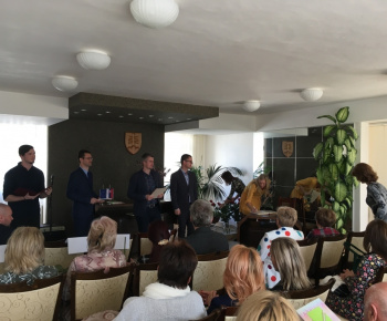 Aktuality / Mestská časť ocenila 18 učiteľov z furčianskych škôl - foto