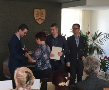 Aktuality / Mestská časť ocenila 18 učiteľov z furčianskych škôl - foto