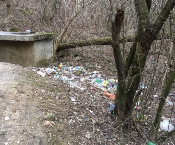 Aktuality / Jarné upratovanie zmenilo niektoré lokality na Furči na nepoznanie - foto