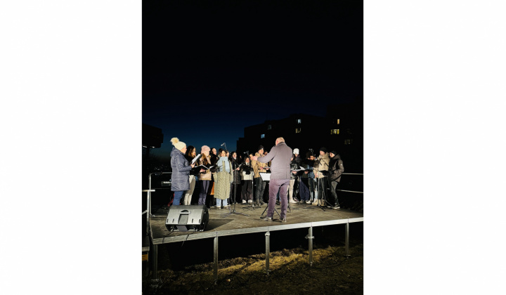 Fotka - V parku pri fontáne sme si užili Novoročný koncert