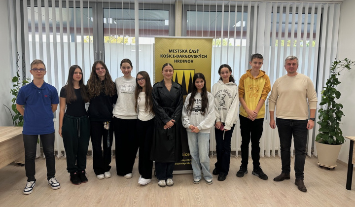 Fotka - Mládežnícky parlament mestskej časti Košice–Dargovských hrdinov má nové vedenie