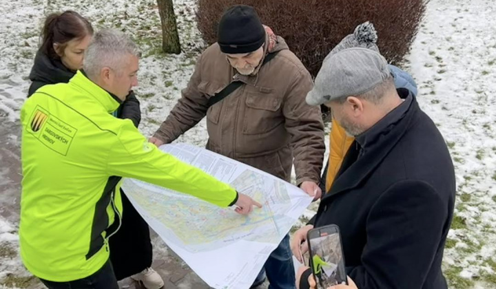 Fotka - Nad Clementisovou ulicou sa zmení nevyužívaný priestor na zelené miesto na oddych 