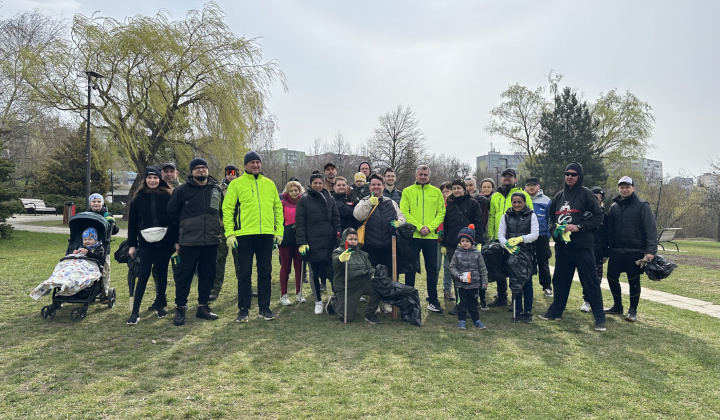 Fotka - Jarné upratovanie na Furči. Spoločne sme vyzbierali desiatky vriec odpadu